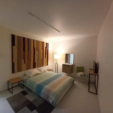 Chez Jean-claude 4 Personnes Un Lit Et Un Divan Lit Bed and Breakfast *