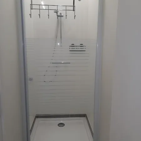 Chez Jean-claude 4 Personnes Un Lit Et Un Divan Lit